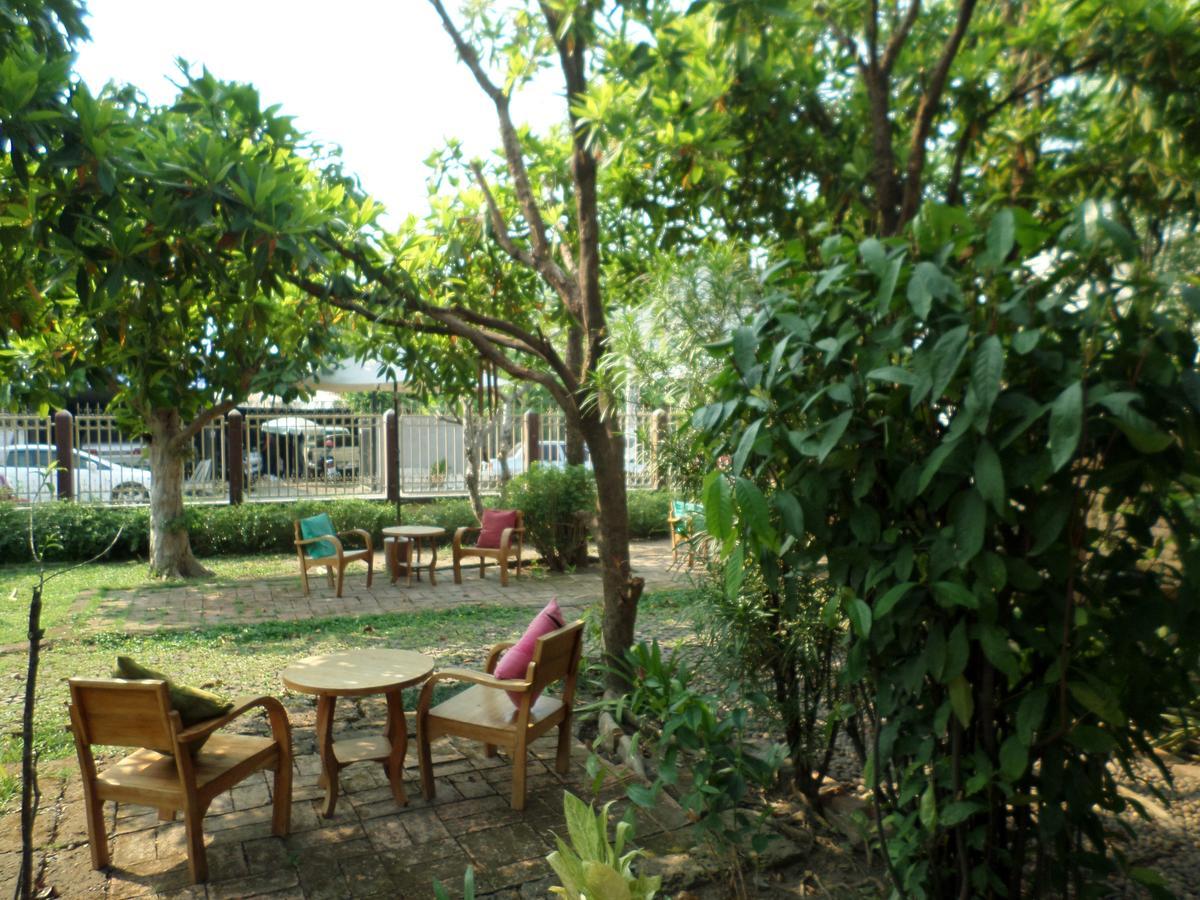 Baanwealaa Guesthouse (Adults Only) Chiang Mai Exterior foto